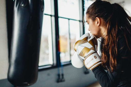 Boxing training with long hair tips