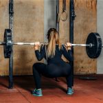 Entraînement des muscles fessiers en salle de sport